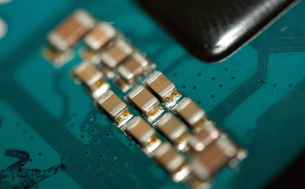1571834751419473.jpg 電容開裂.jpg